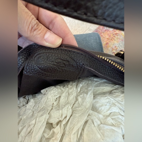 Elegant Brown Leather Handbag - Picture 2 of 2